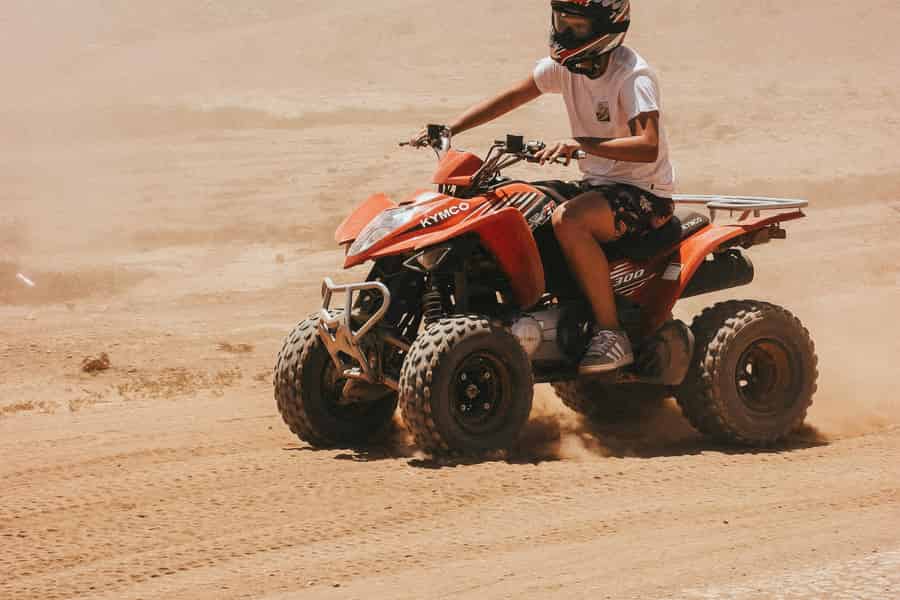 Marrakesch: Agafay-Wüste, Quad, Kamelritt, Dinner-Show. Foto: GetYourGuide