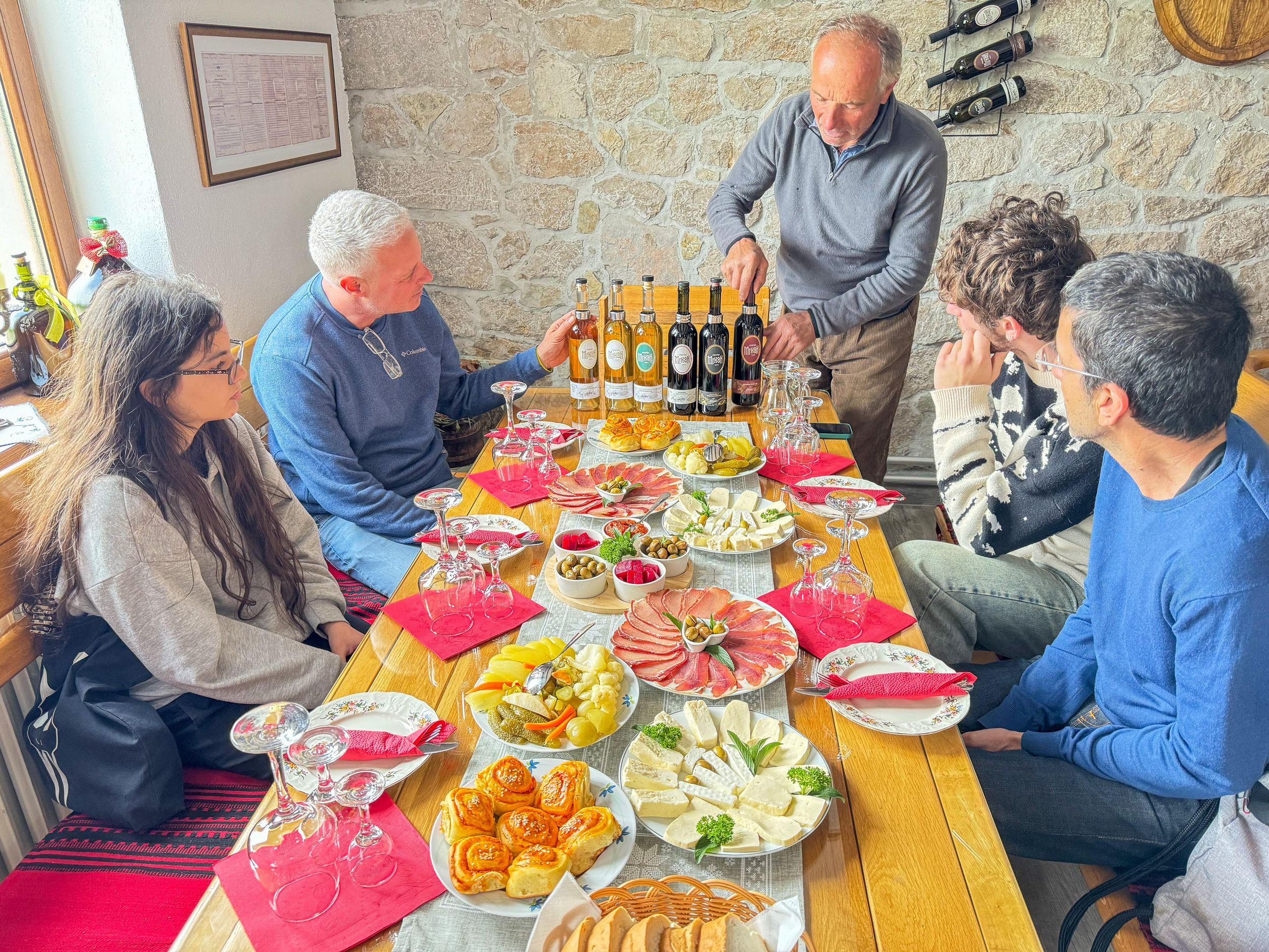 Montenegro: Weinverkostung am Skadar-See
