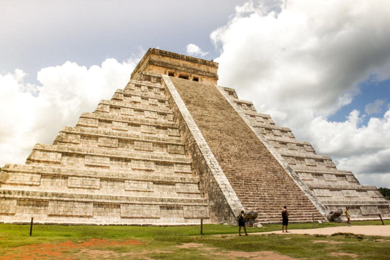 Tour privado a Chichén Itzá, Mesón del Marqués y Valladolid