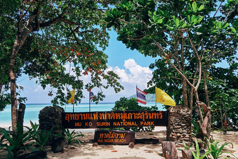 Phuket: Excursión de un día a las Islas Surin en lancha rápida