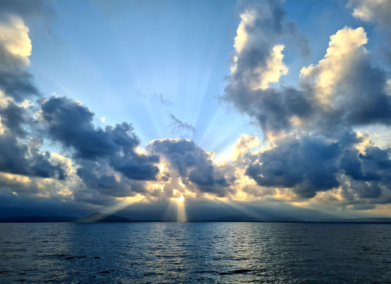 Port Douglas: Sejltur i solnedgang på luksuskatamaran