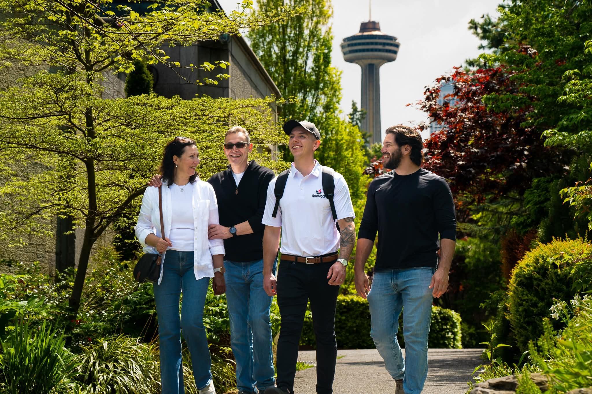 Ab Toronto: Frühaufsteher-Tour zu den Niagarafällen mit Journey & Skylon