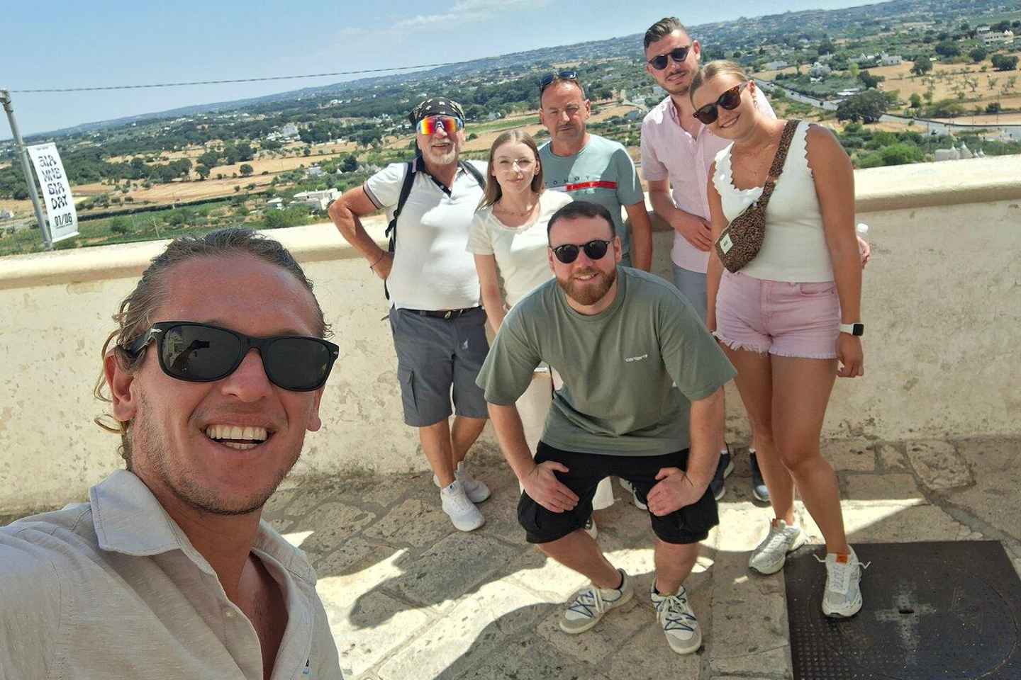 From Bari: Full-day tour to Polignano and Alberobello