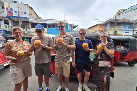 Colombo Heritage and Cultural Temples Tuk Tuk Tour