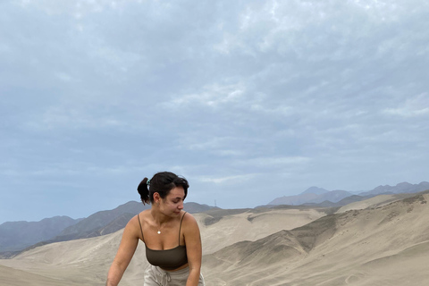 Lima: Sandboarding and Jeep Tour