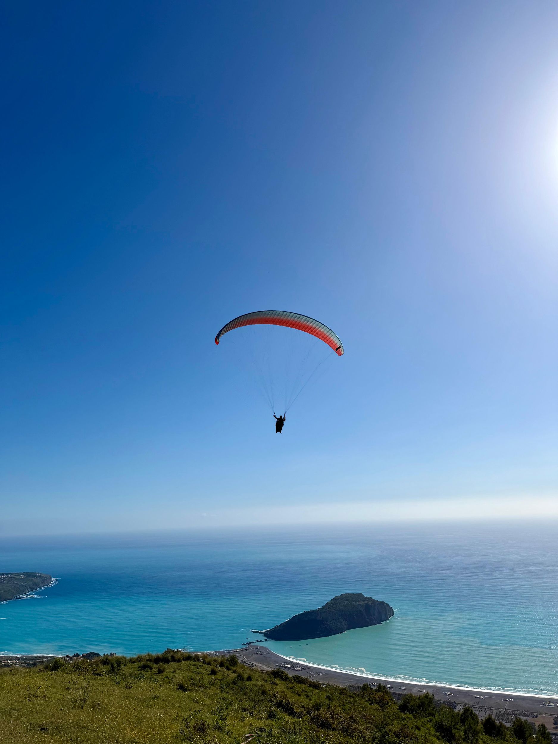 Praia a Mare: Panorama-Gleitschirmflug mit zertifiziertem Piloten und Video