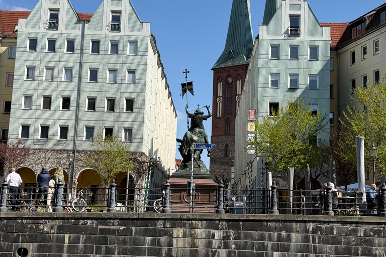 Berlin boat Tour: Spree River Cruise with Views of Landmarks Berlin boat Tours Spree River Cruise with Views of Landmarks