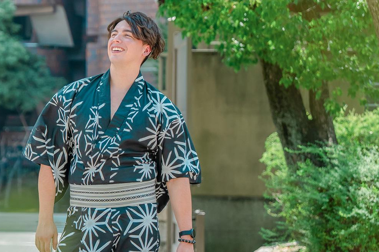 Osaka Kimono Experience – Quick Traditional Dress & Photos Kimono Rental＋Unlimited accessories