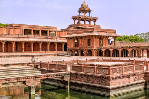 Visite du Taj Mahal au lever du soleil et du fort d'Agra avec Fatehpur SikriCircuit avec voiture, chauffeur et guide uniquement