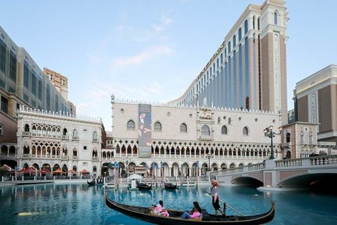 Las Vegas: Indgang til Madame Tussauds med en gondolcruise