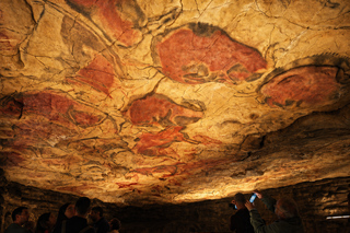 Guided Tour of the Neocueva and Admission to the Altamira Museum