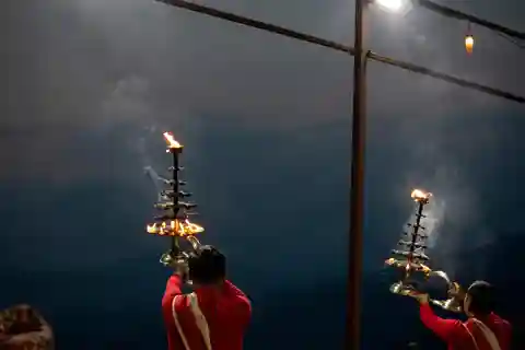 Kathmandu: Evening Aarati Tour at Pashupatinath Temple