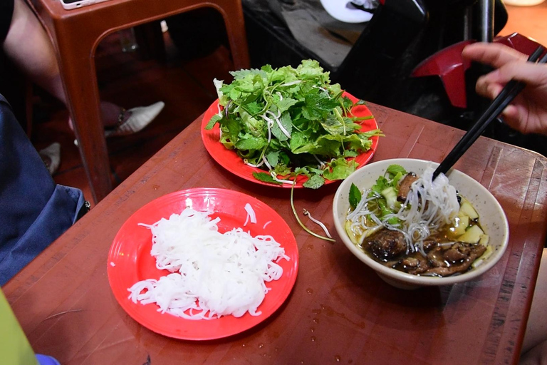 Hanói: uma visita culinária em privado e em francêsHanói: Passeio culinário em francês (3 horas)