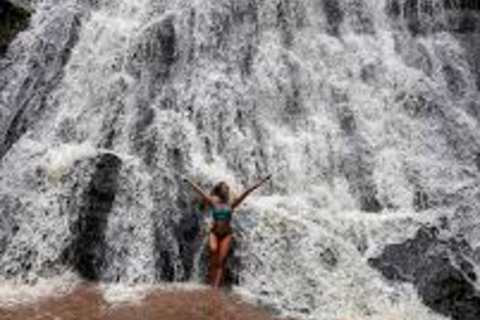 Nairobi: Kerurumo Waterfalls Day Trip with Picnic