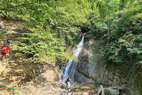 Vanuit Baku: Gabala kabelbaan, Nohur meer &amp; waterval dagtrip