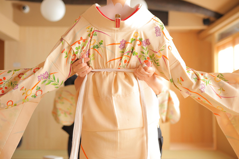 Templo Kyoto kiyomizu : Sesión de fotos de pareja Maiko y Samurai