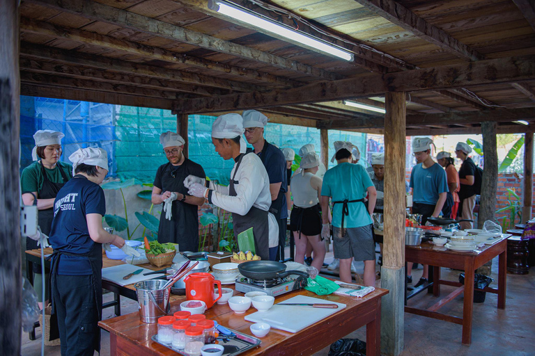 Siem Reap: Clase práctica de cocina camboyana y visita al mercadoSiem Reap: Clase de cocina jemer en casa de un lugareño