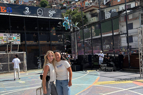 Comuna 13 Full Experience | Subway, Metrocable, Street Art and Culture. Comuna 13 Full Experience | Metro, Metrocable, Street Art and Culture.