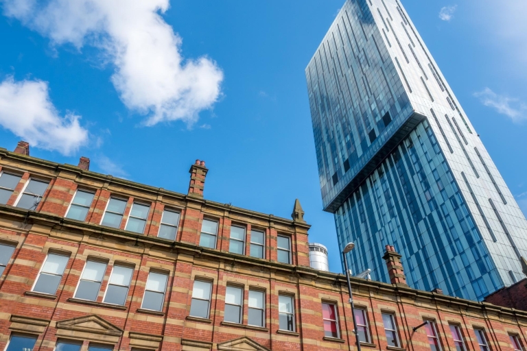 Manchester: Express Walk with a Local in 60 minutes