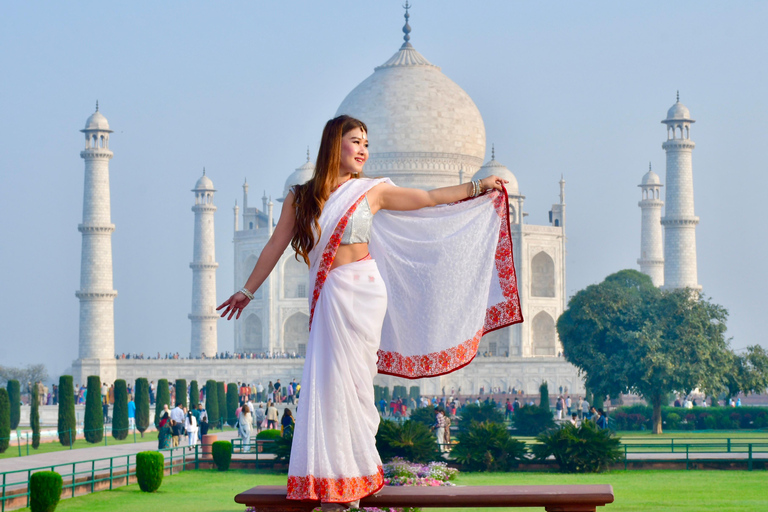 Mathura: Baby Taj, Agra Fort, and Dayal Bagh Private Tour