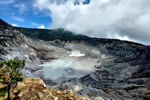 Jakarta: Bandung Volcano Day Tour