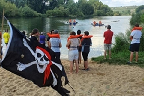Sommerhausen near Würzburg: Exclusive group raft building