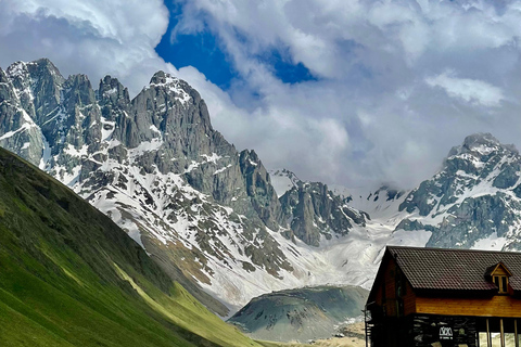 Região de Kazbegi: Caminhadas de um dia