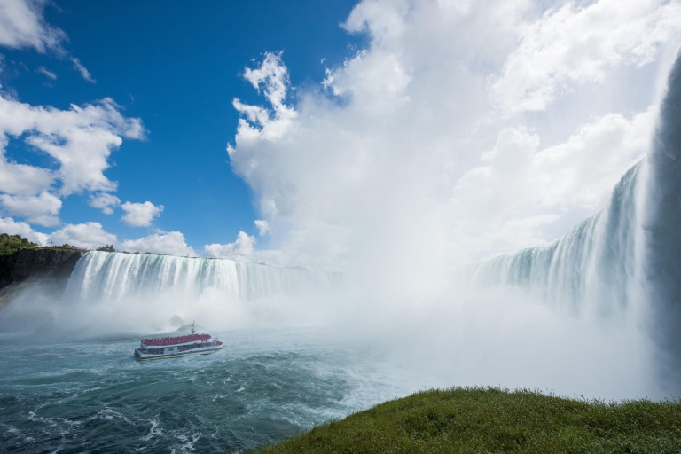 Vom Flughafen Toronto: Niagarafälle TagestourNiagaraboot und Fahrt hinter die Fälle