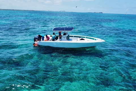 Nassau: prywatny rejs łodzią po wyspie Rose Island – do 10 osóbNassau: Wyspa Rose – wynajem prywatnej łodzi na pół dnia