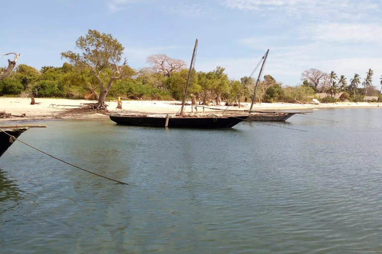 Diani: Passeio de um dia à Ilha Funzi com almoço e passeio de barcoDiani: passeio de um dia à ilha Funzi com almoço e passeio de barco