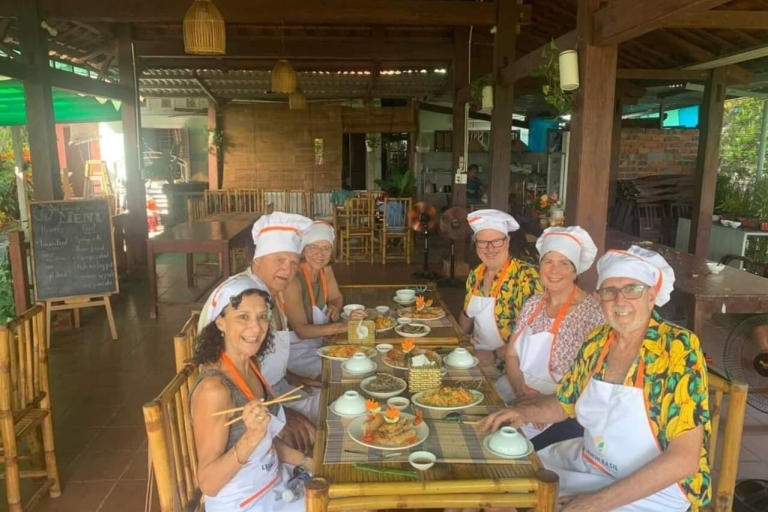 Hoi An/DaNang: Wegetariańska lekcja gotowania i przejażdżka łodziąWyjazd małą grupą z Da Nang z powrotem do Da Nang