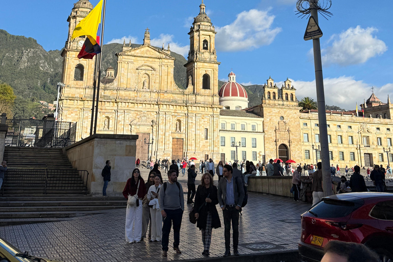 Bogotá: La Candelaria Food Tour with 7 Tastings & Ajiaco