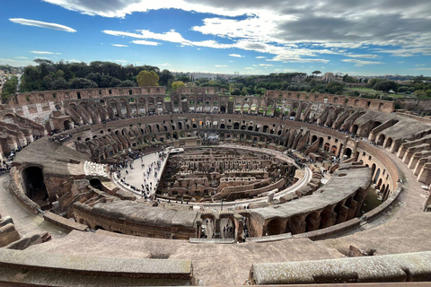 Roma: Tour guidato a piedi del Colosseo e della Roma Antica