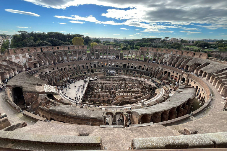 Roma: Tour guidato a piedi del Colosseo e della Roma Antica