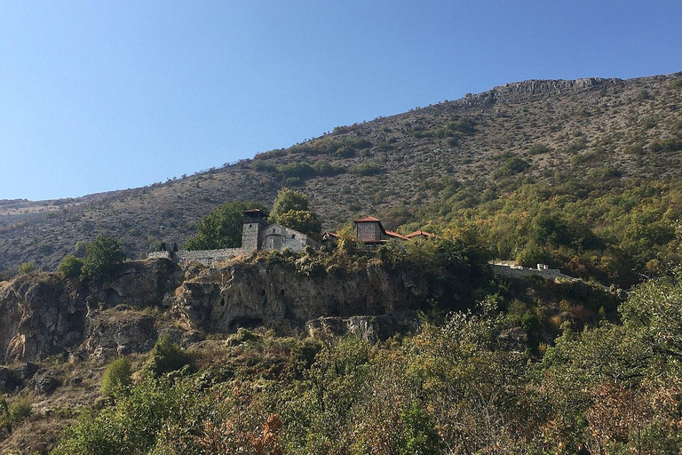 Krusevo, il monastero di Zrze e il villaggio di Babino da Skopje