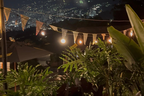 Medellín: Sunset at Vintage Antiques Viewpoint & Pickup