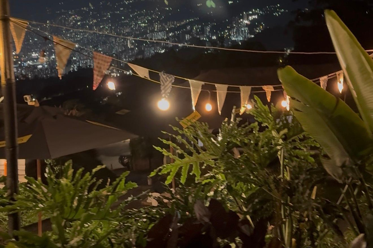 Medellín: Sunset at Vintage Antiques Viewpoint & Pickup