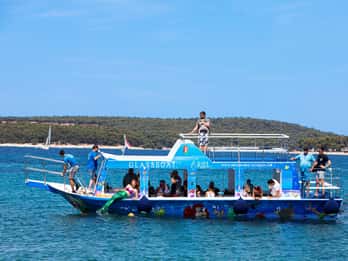 Medulin: Private Glass Bottom Boat Tour to Levan Island