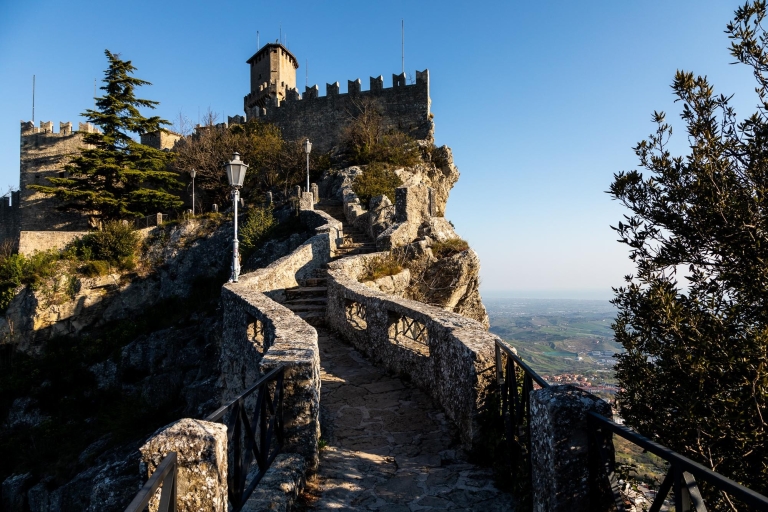 San Marino: Wycieczka z przewodnikiem + aperitif w winiarni dla pary