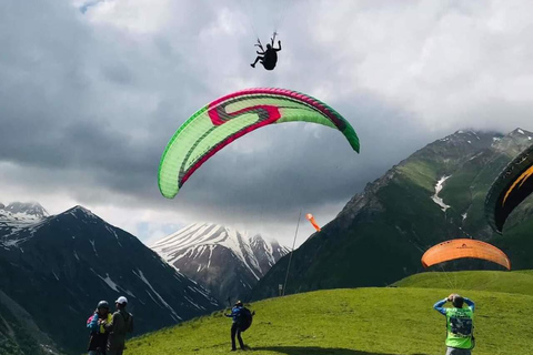 Georgia Gudauri: Paragliding, Private Day Trip from Tbilisi