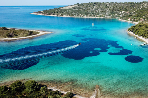 Wspaniała błękitna laguna, łódź motorowa, wino/woda i ręczniki w cenie.Włochy na plaży