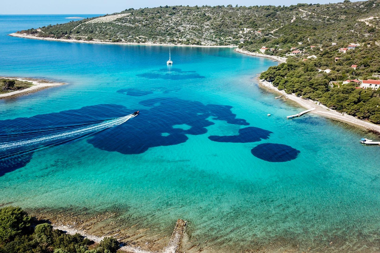 Wspaniała błękitna laguna, łódź motorowa, wino/woda i ręczniki w cenie.Włochy na plaży
