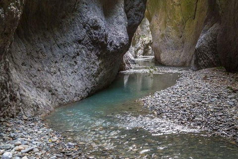 Von der Küste zu den Bergen: Albaniens Sieben-Städte-Tour