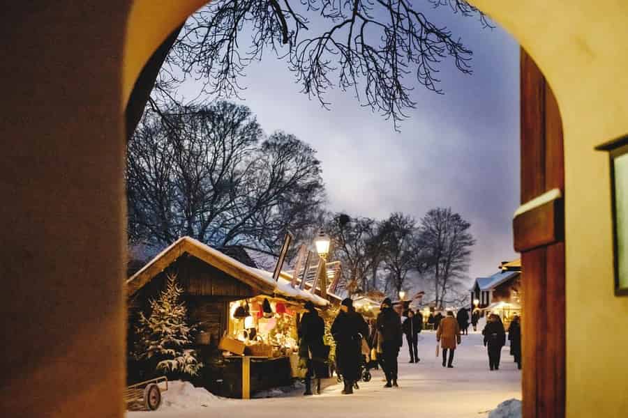 Stockholm: Weihnachtsmarkt im Skansen. Foto: GetYourGuide