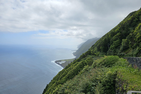 São Jorge: Ida e volta da ilha até 7 horas.Ilha de São Jorge: Ida e volta 7 horas.