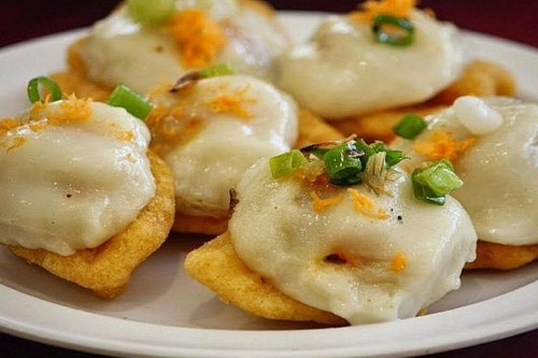 Hue : Tour gastronomico notturno con una guida localeTour gastronomico a piedi di Hue Street