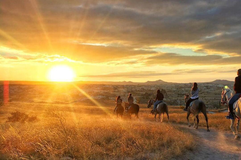 Excursión a caballo por Capadocia