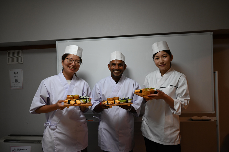 Sapporo: laboratorio di sushi e bacchette