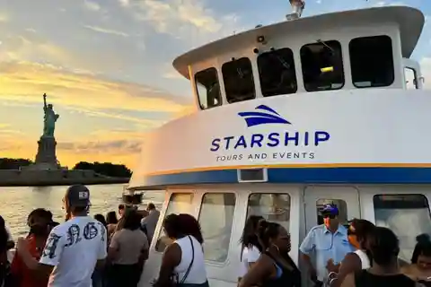 NYC: July 4th Fireworks Cruise with Open Bar & DJ