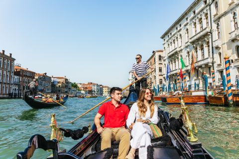 Venezia: Privat gondoltur langs Grand Canal